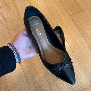 Clark's Crewso Calica Black Leather Size 7 Cushion Heels